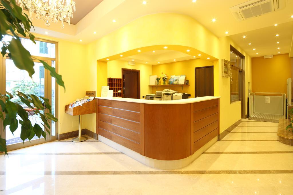 Residence Hotel Kriss дева Марина Экстерьер фото