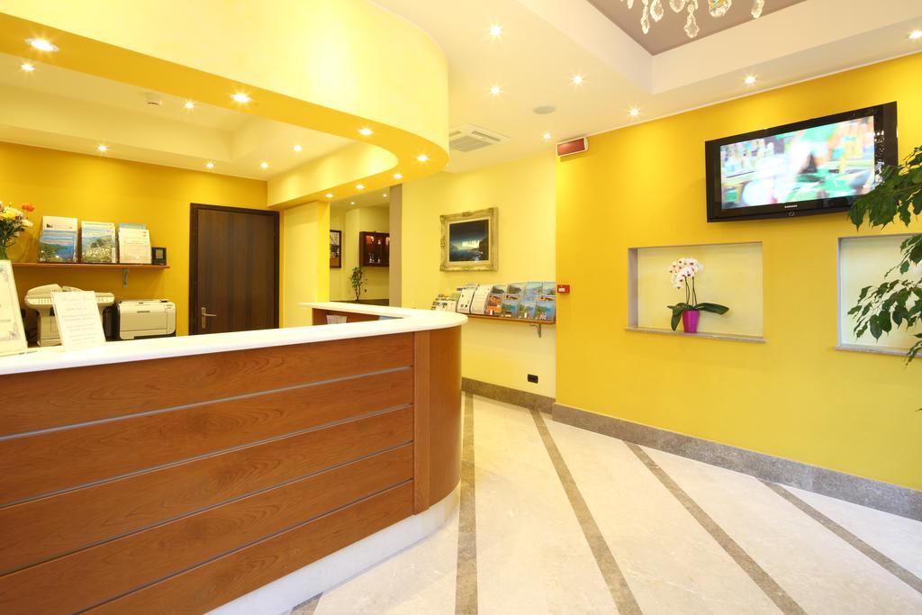 Residence Hotel Kriss дева Марина Экстерьер фото